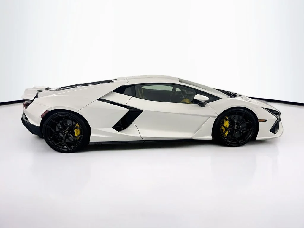 New 2026  Lamborghini Base image 4