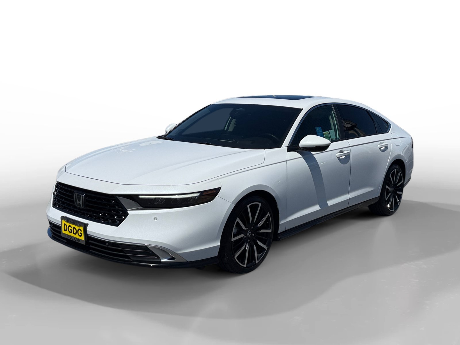 Used 2025 White Honda Touring image 1