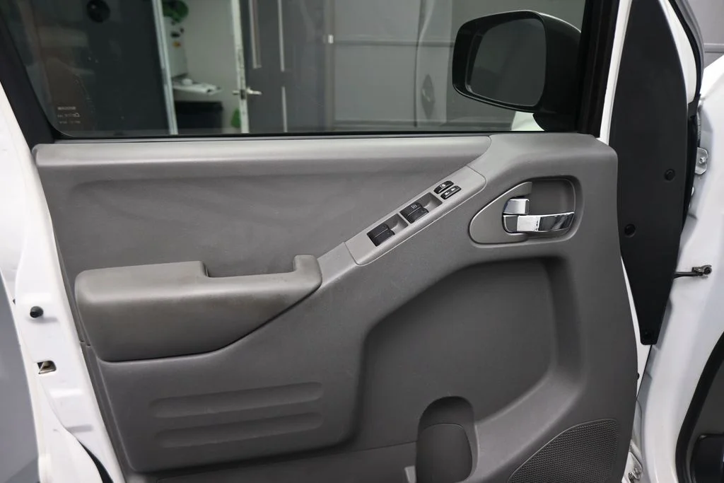 Used 2017 White Nissan SV image 40