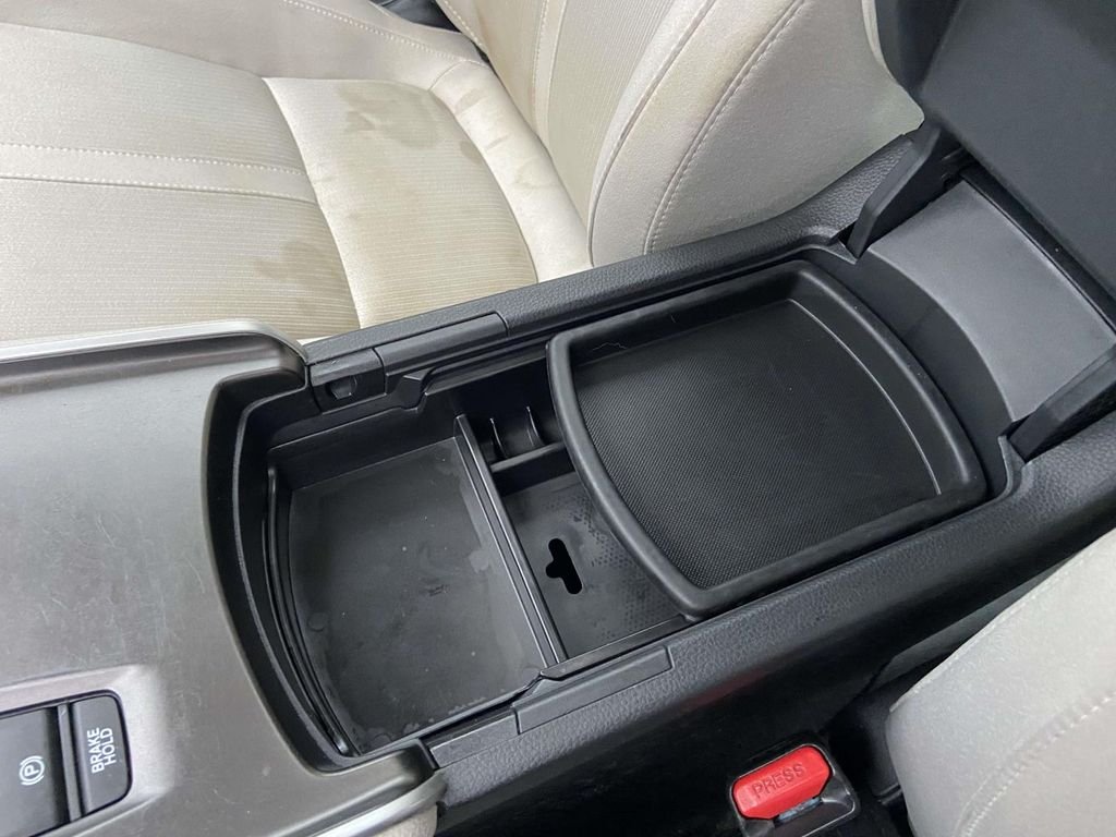 Used 2018  Honda EX image 28