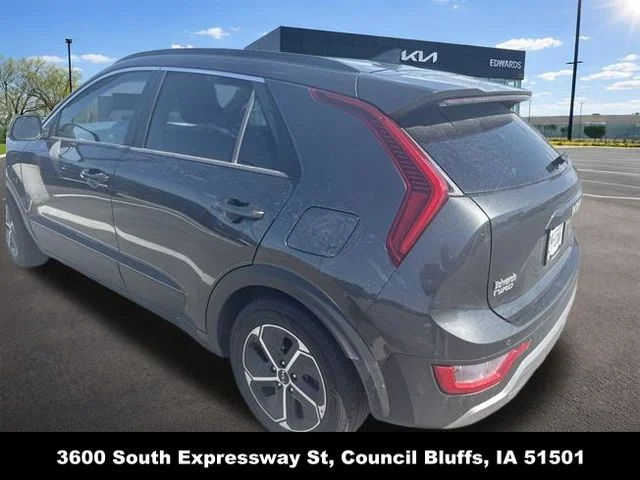 Used 2024 Gray Kia EX image 5