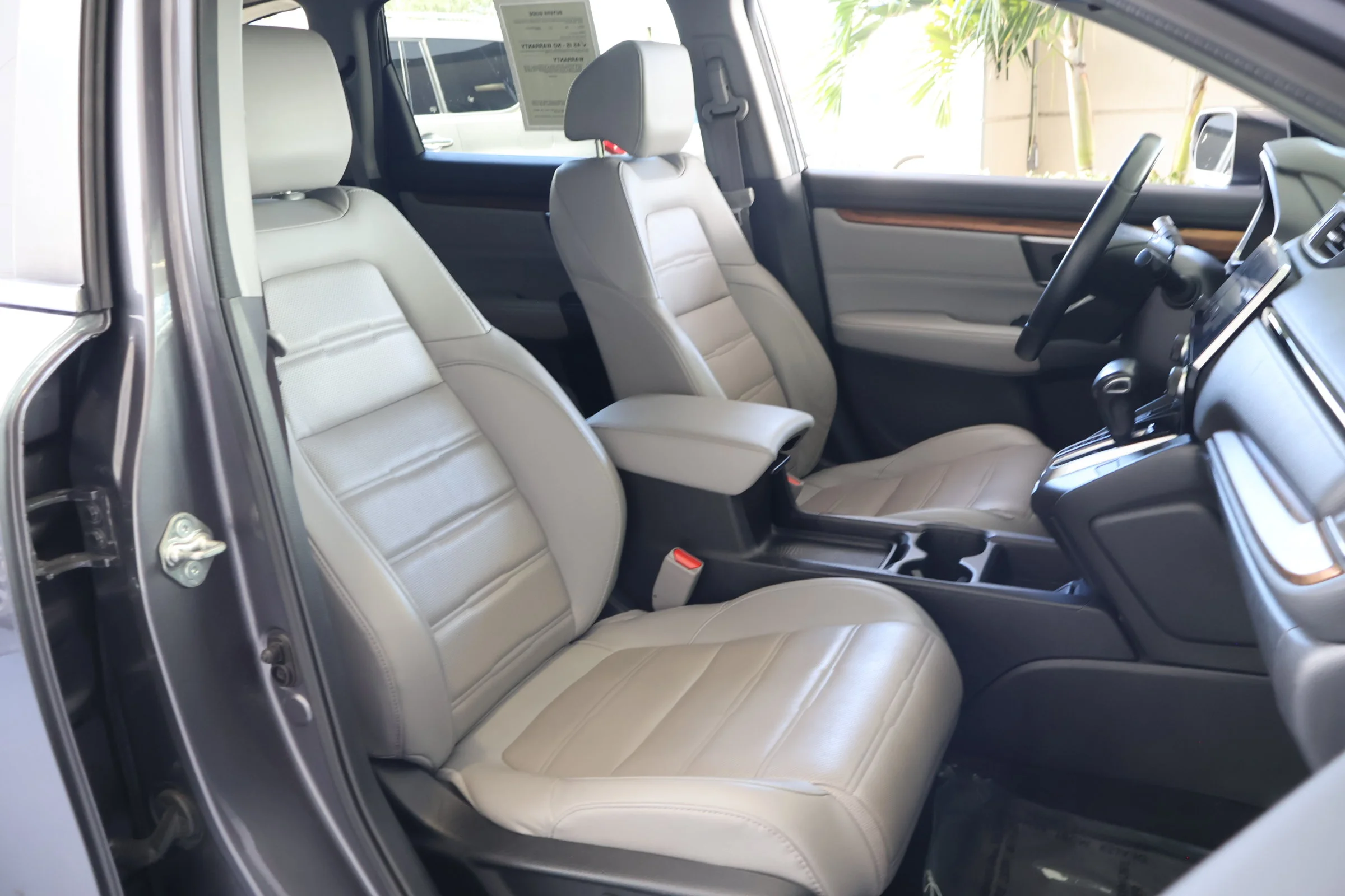 Used 2018 Modern Steel Metallic Honda Touring image 19