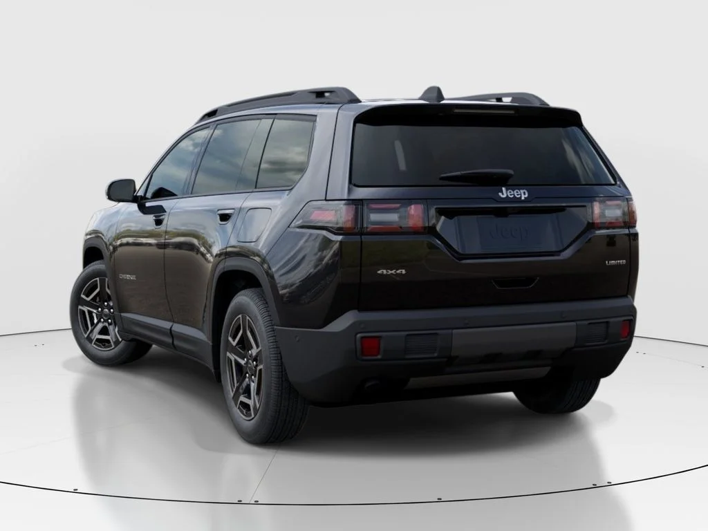 New 2026 Diamond Black Crystal Pearl-Coat Exterior Paint Jeep Limited image 3