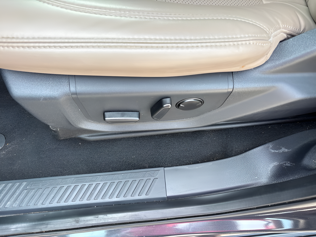 Certified Used 2024 Gray Ford XLT image 24