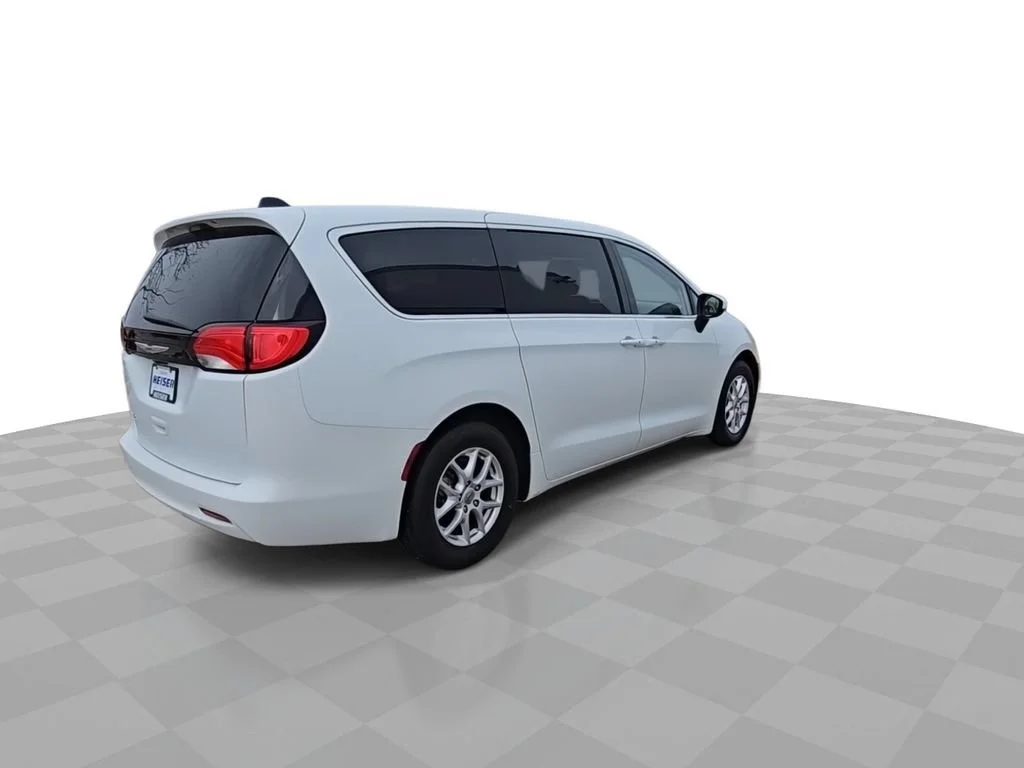 Used 2023 White Chrysler LX image 8