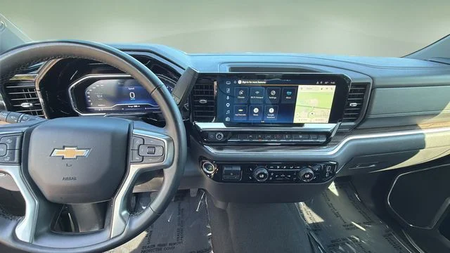 Used 2025 Gray Chevrolet LT image 11