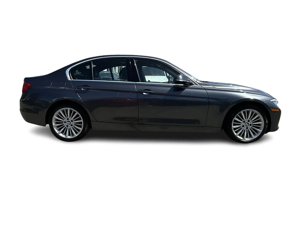 Used 2015 Mineral Grey Metallic BMW xDrive Sedan Dilawri Certified   Local BC   No Acc image 16