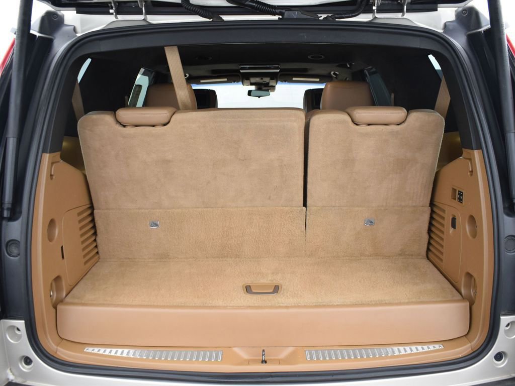 2017 CADILLAC ESCALADE - Image 9