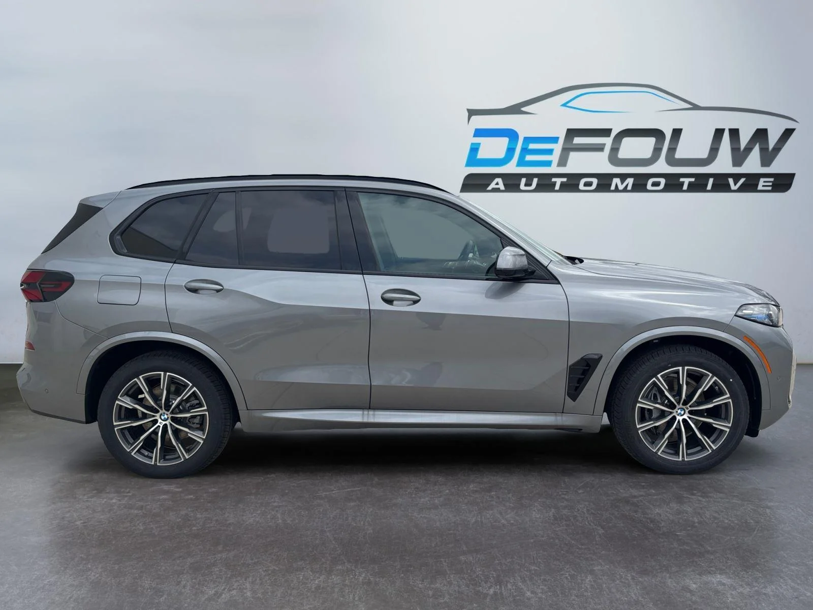 Used 2026 Skyscraper Grey Metallic BMW xDrive40i image 12