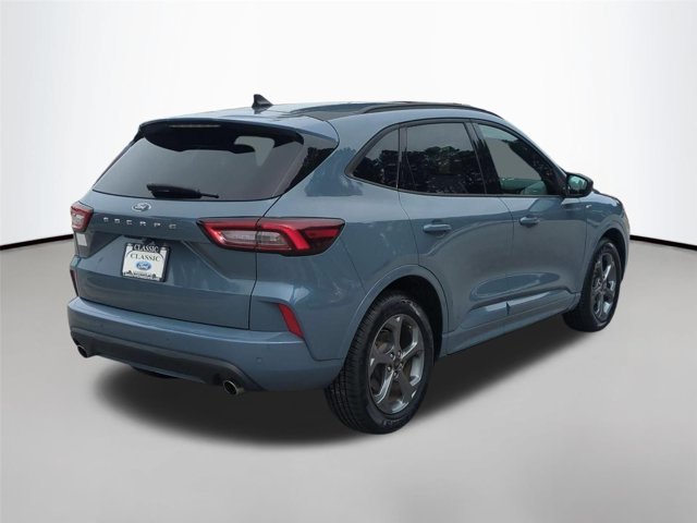 Used 2024 Vapor Blue Metallic Ford  image 5