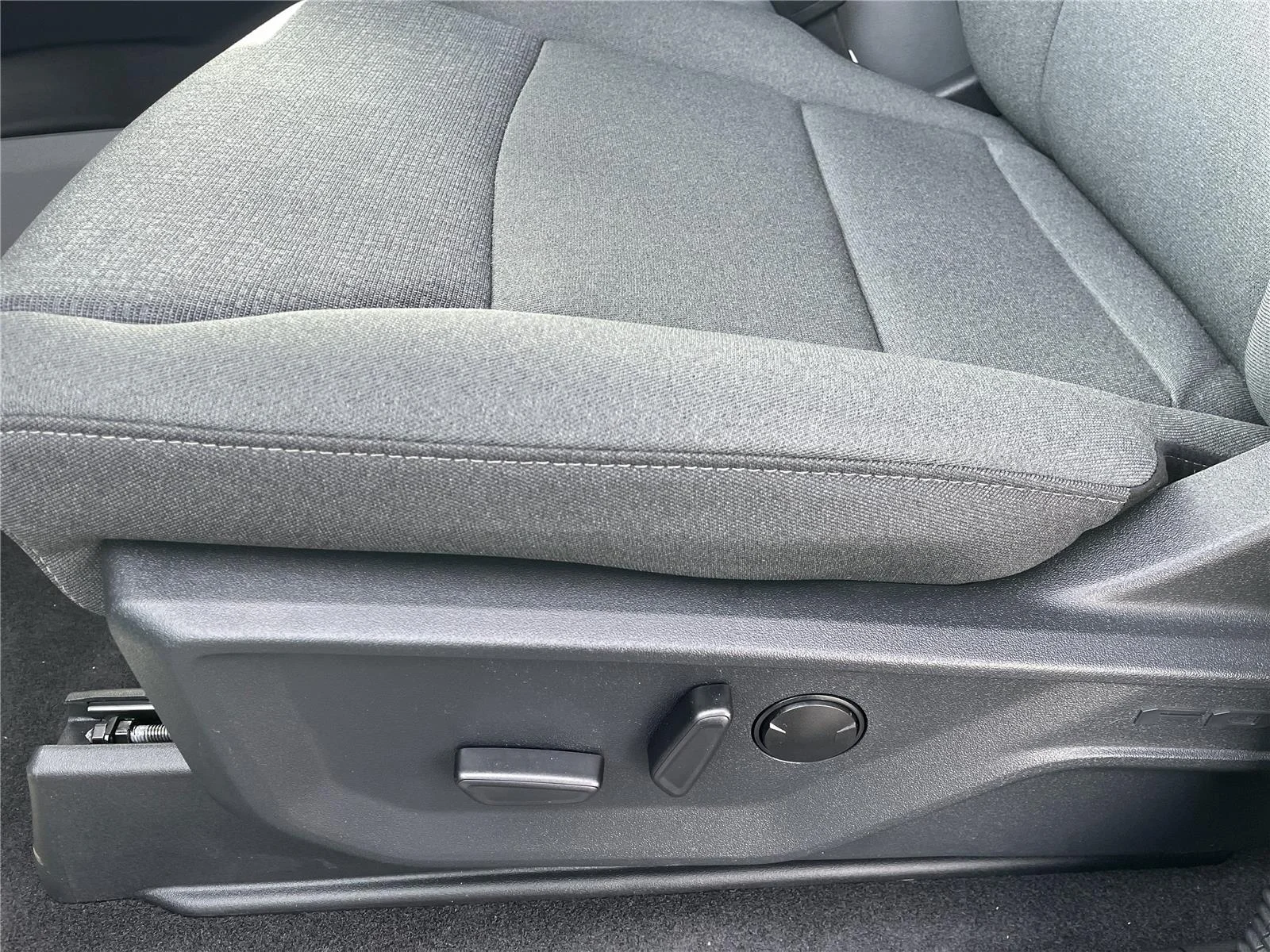 New 2026 Agate Black Metallic Ford XLT image 14