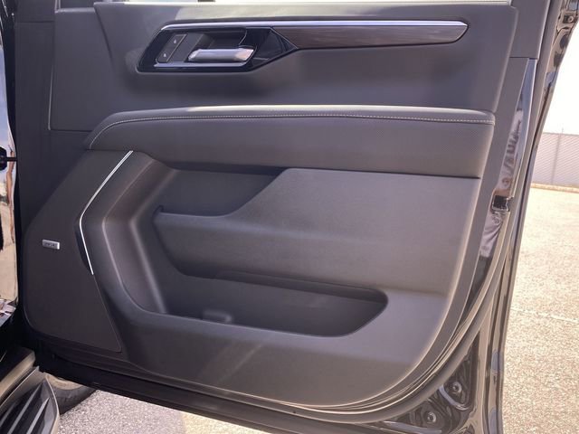 2026 Chevrolet Suburban Premier - Photo 44