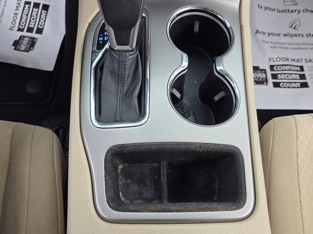 Used 2019 Red Jeep Laredo E image 17
