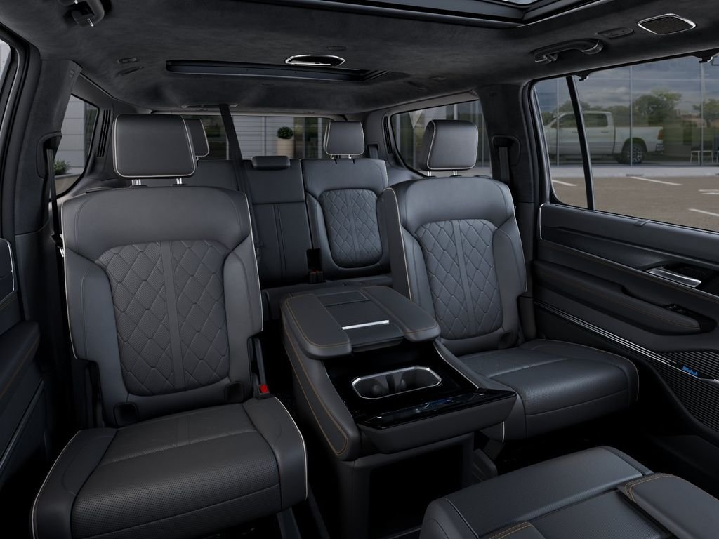 New 2026 Bright White Clear-Coat Exterior Paint Jeep Summit Reserve image 15