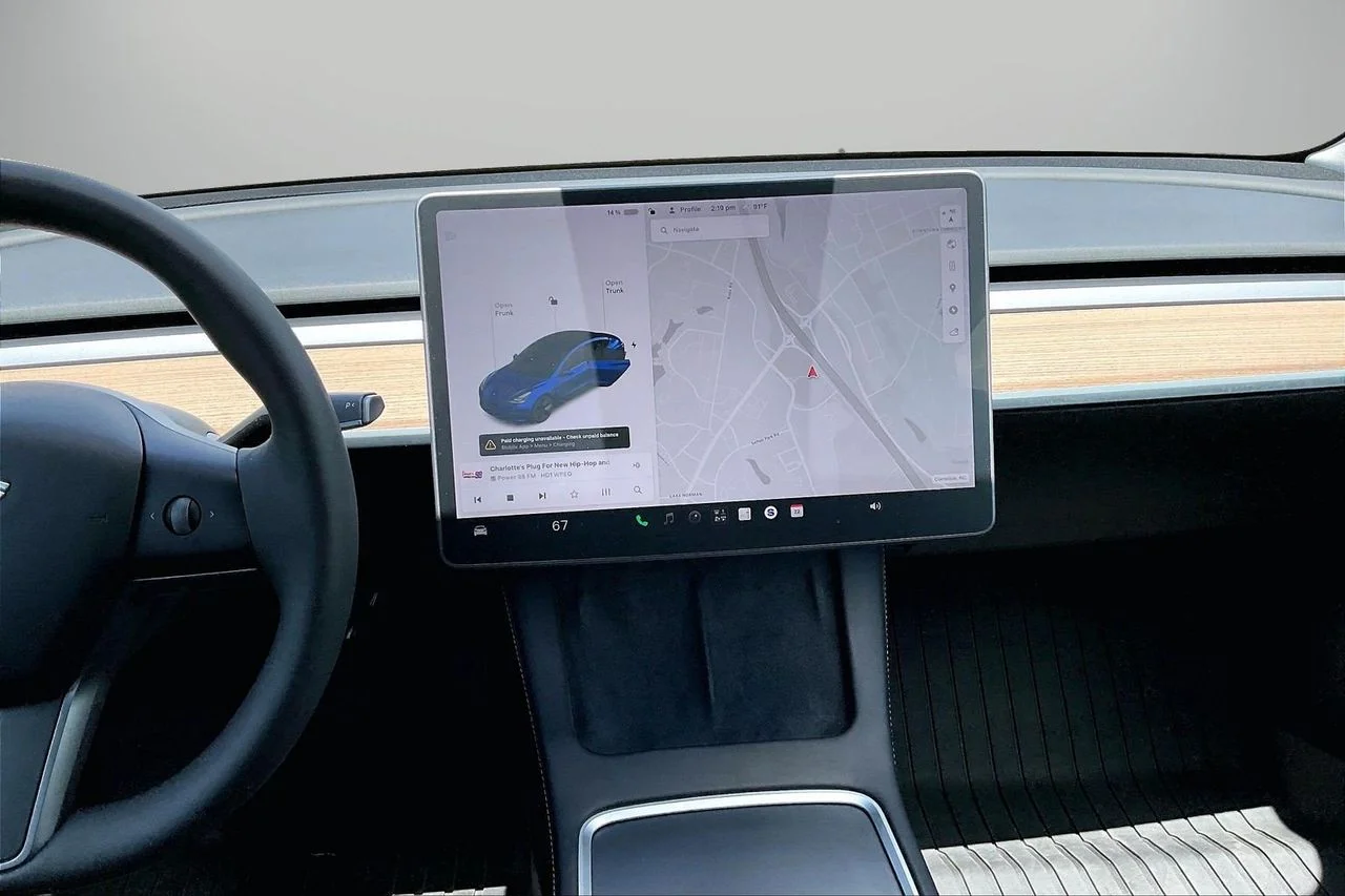 Used 2021  Tesla Standard Range Plus image 13