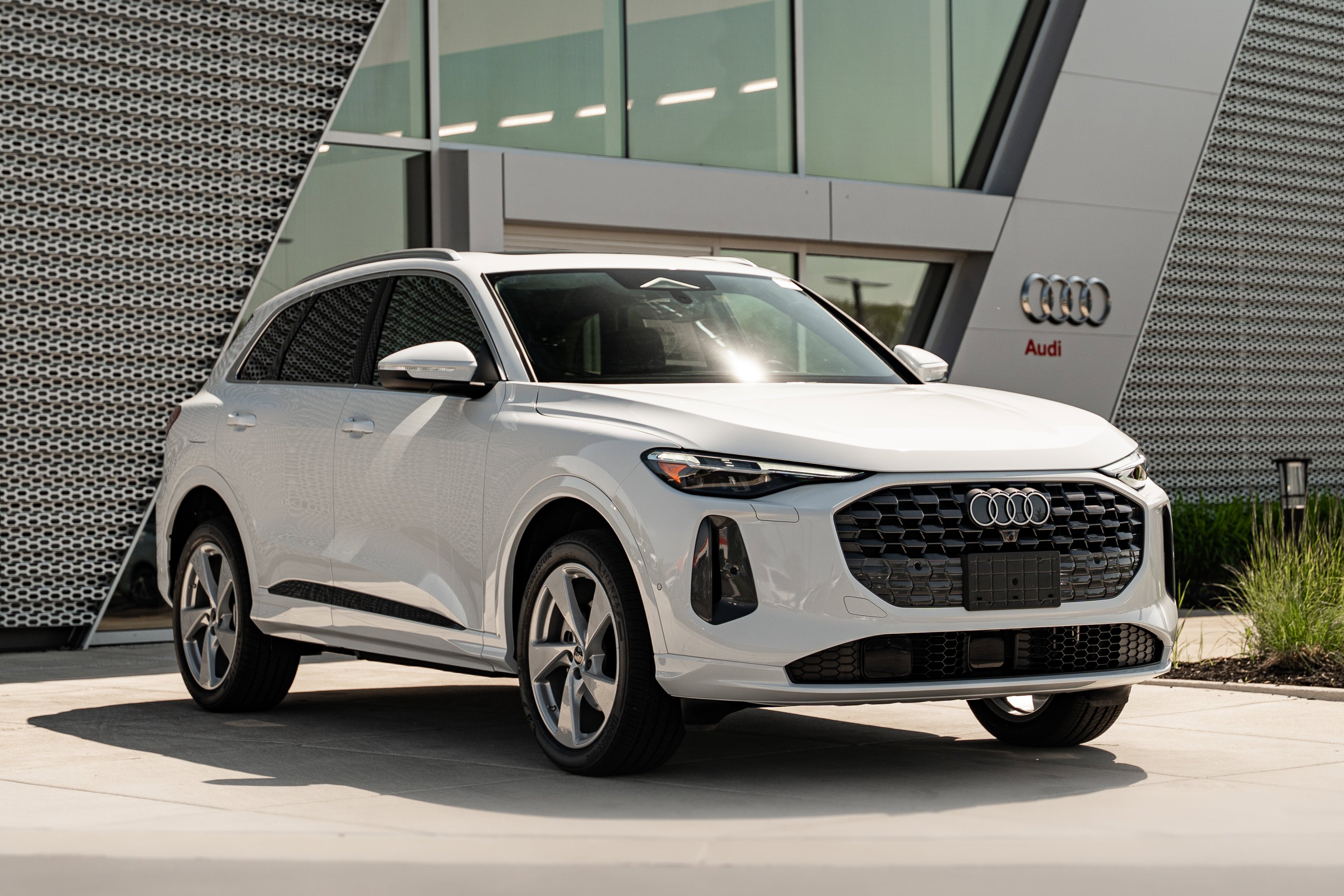 2026 Audi Q5 Premium Plus quattro's photo