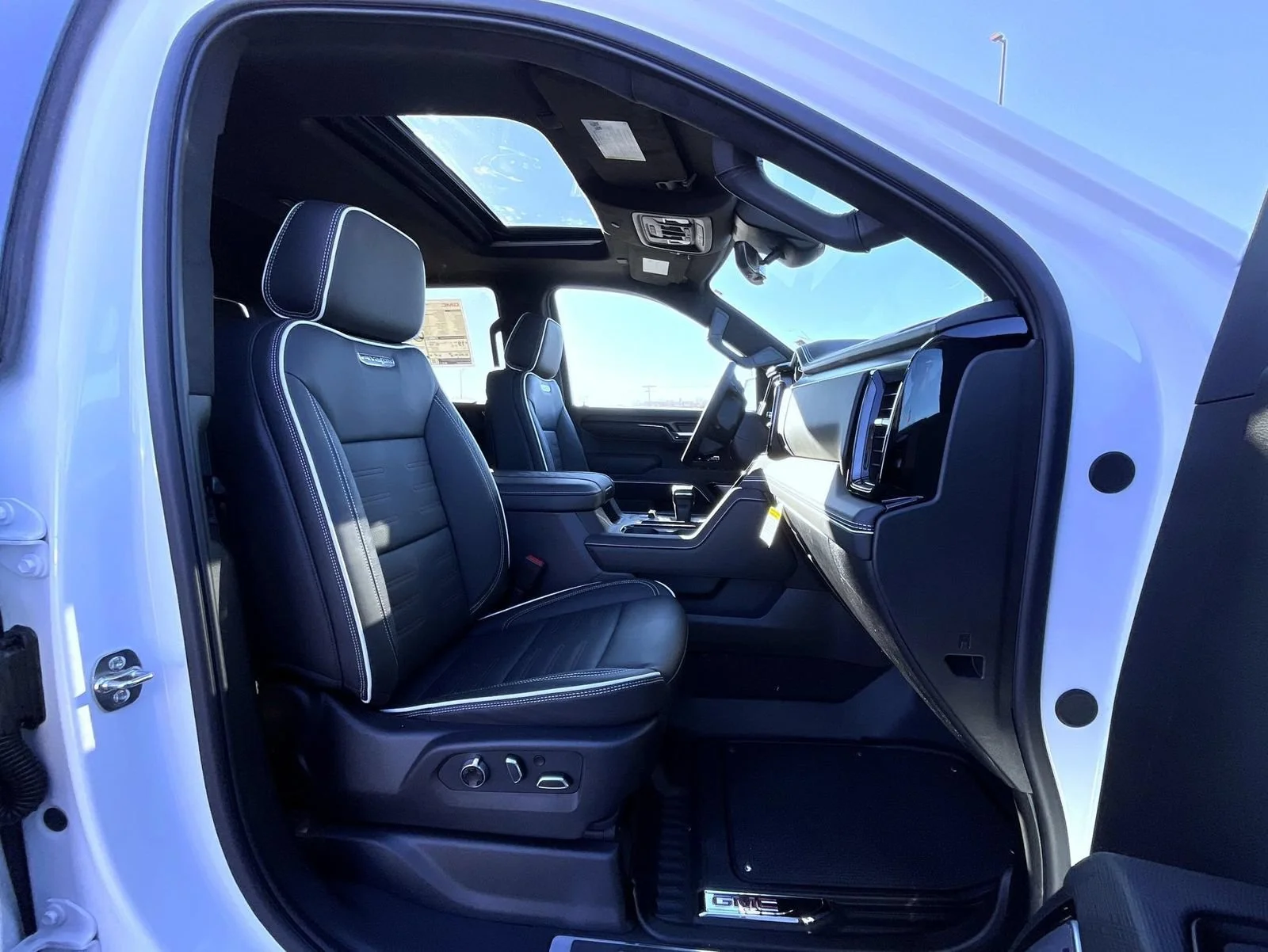 New 2026 Summit White GMC AT4X image 17