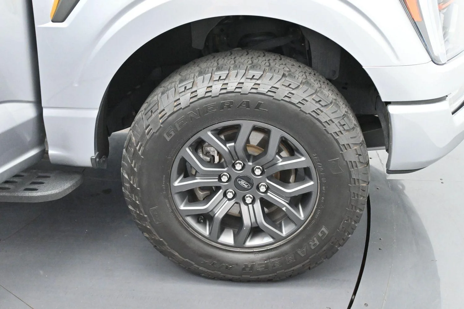 Used 2023 Iconic Silver Ford Tremor image 35