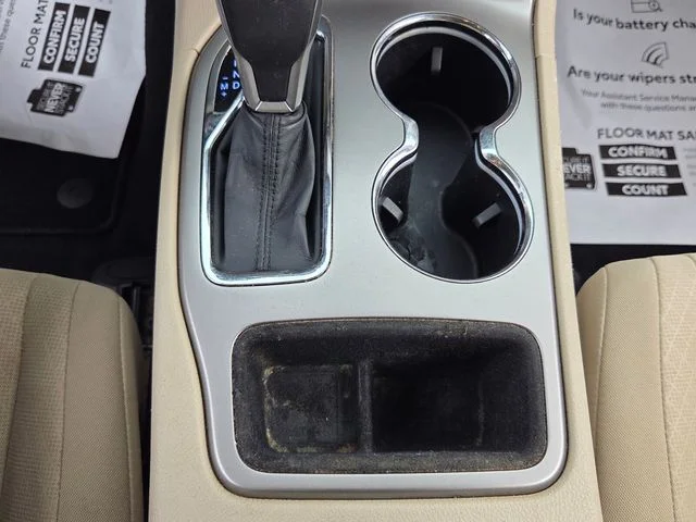 Used 2019 Red Jeep Laredo E image 17