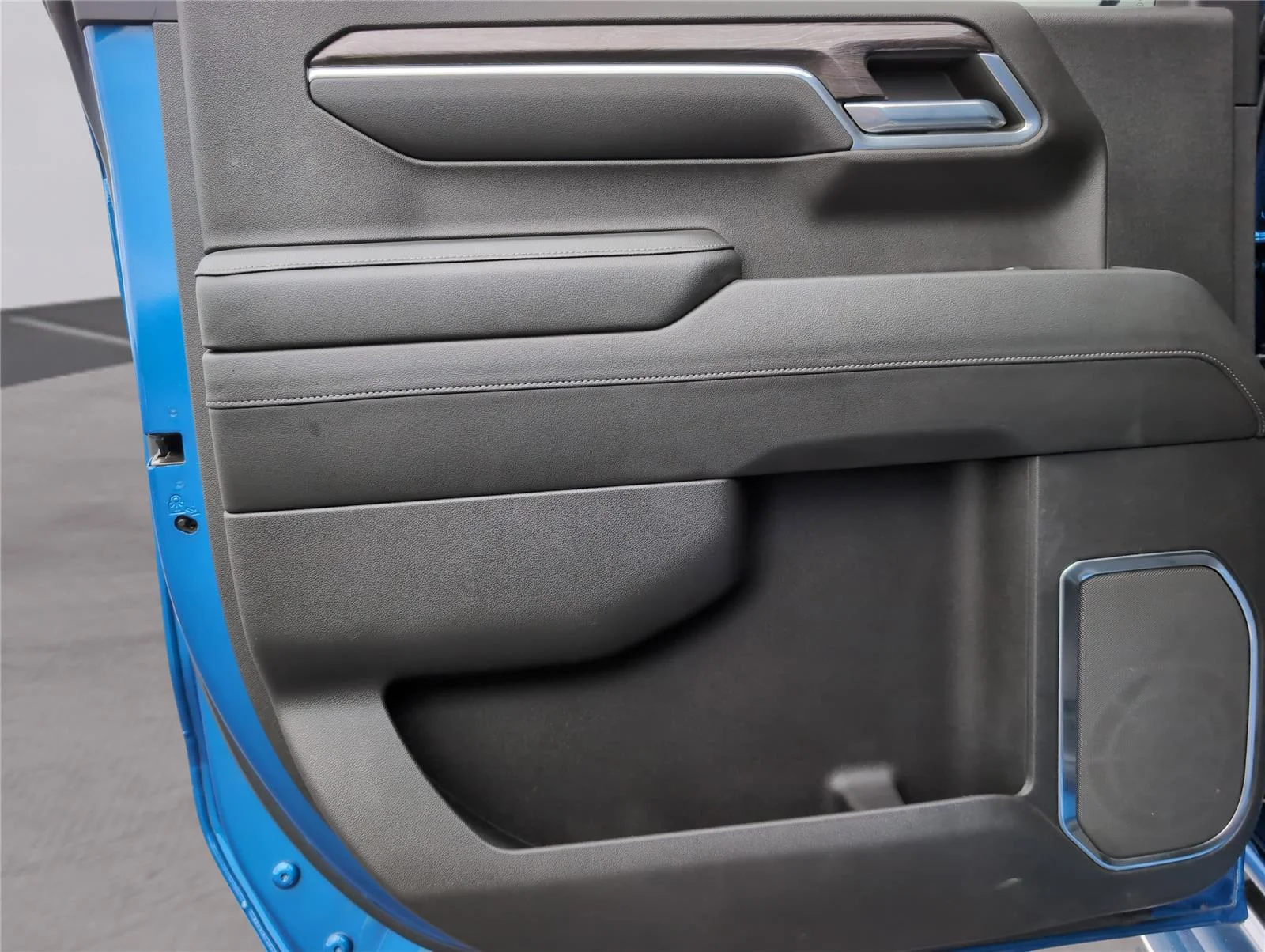 Used 2022 Glacier Blue Metallic Chevrolet LTZ image 33