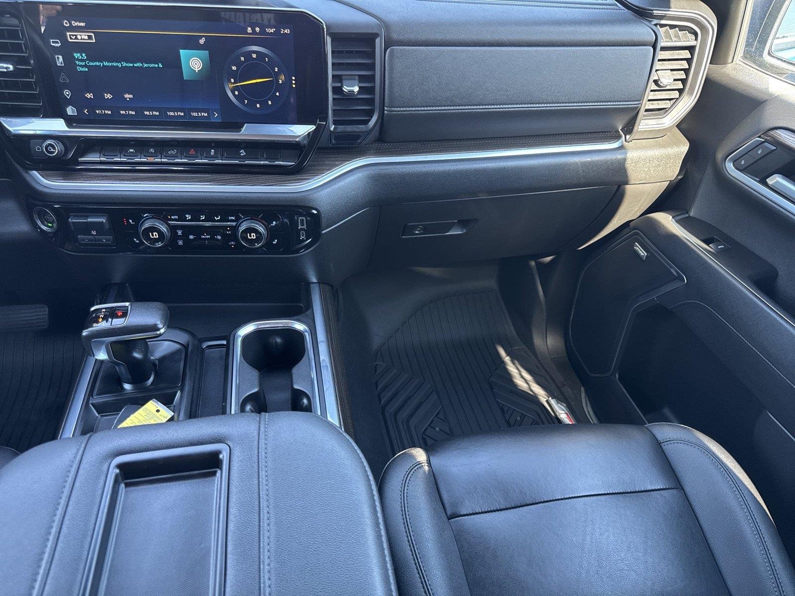 Used 2022 GLACIER BLUE METALLIC Chevrolet RST image 9