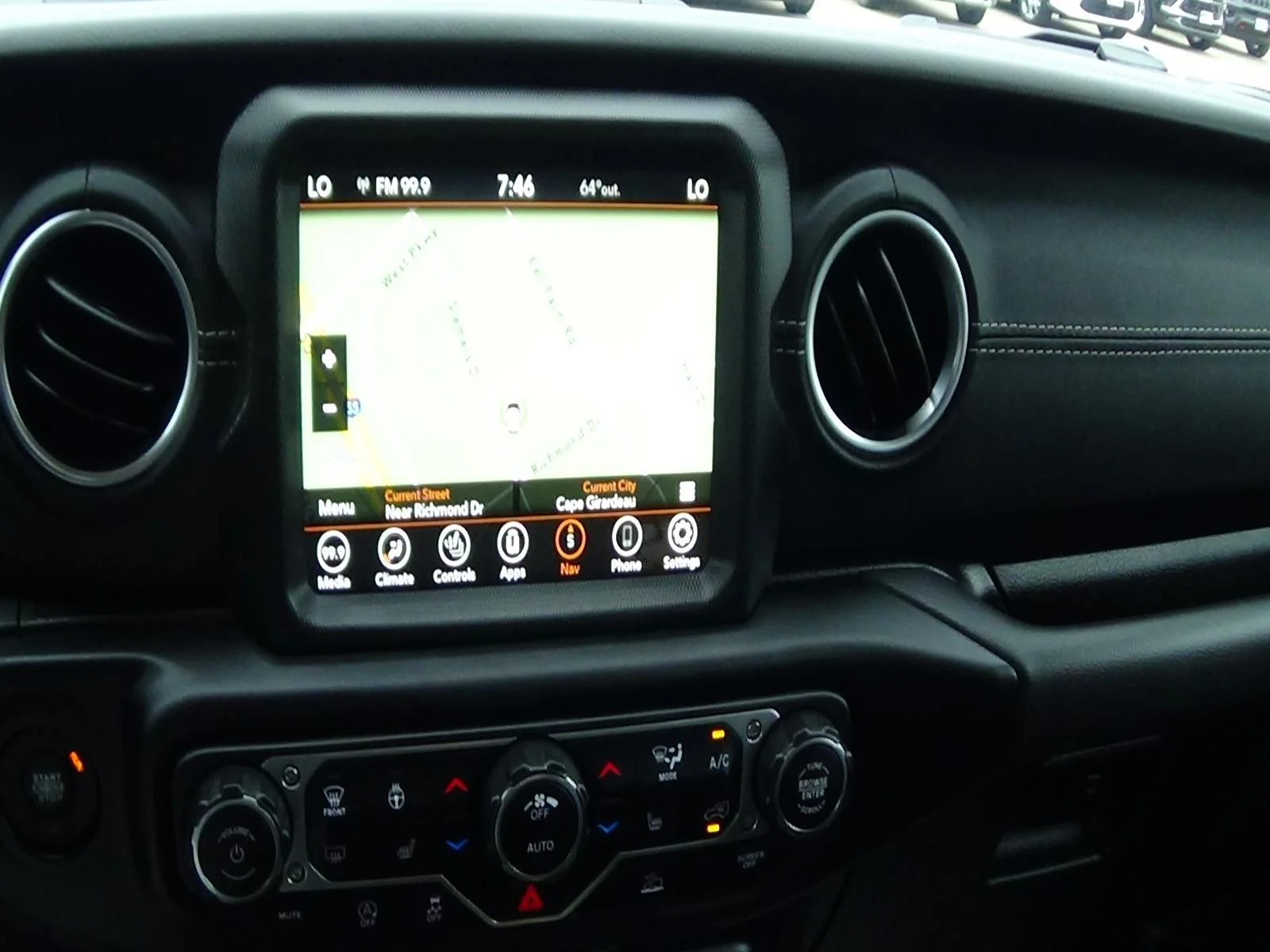 Used 2022 Black Clear Coat (px8) Jeep Overland image 25