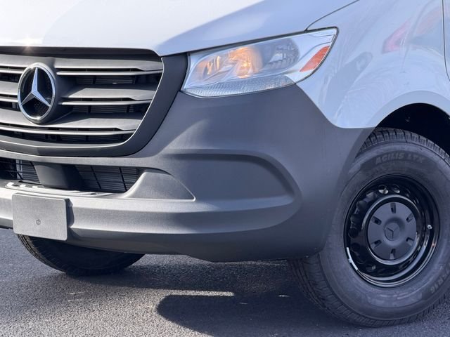 New 2026 Arctic White Mercedes-Benz Cargo 170 WB image 2