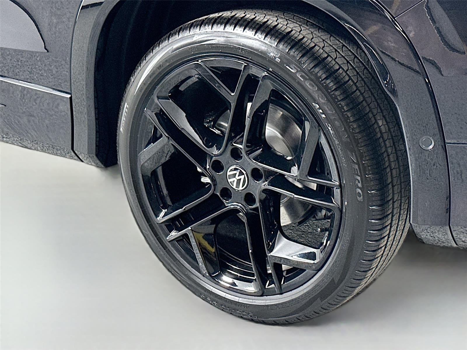 New 2026 Deep Black Pearl Volkswagen SE R-Line Black image 26