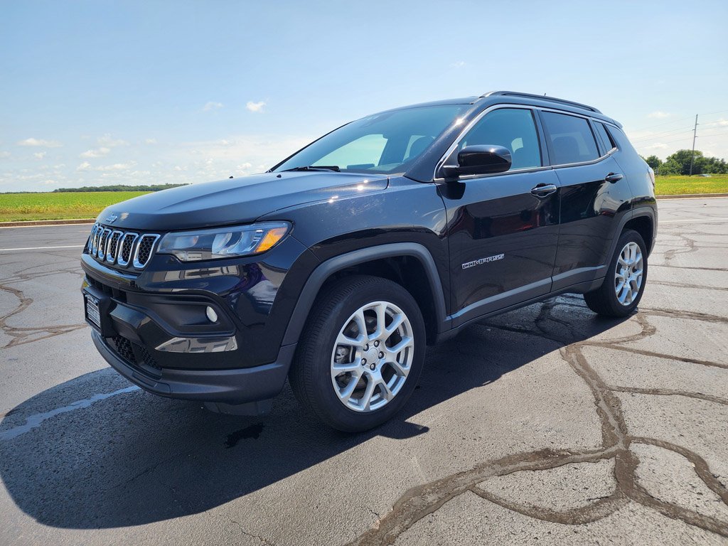2023 Jeep Compass Latitude Lux