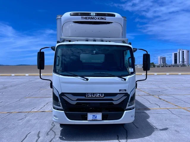 New 2025 White ISUZU 16ft Thermo King w/2500lb Lift, 19,500lb GVWR image 8