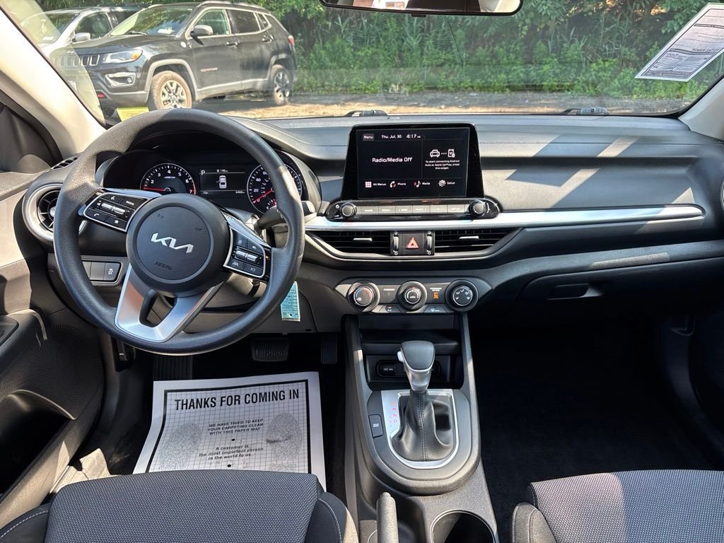 Used 2023 White Kia LXS image 14