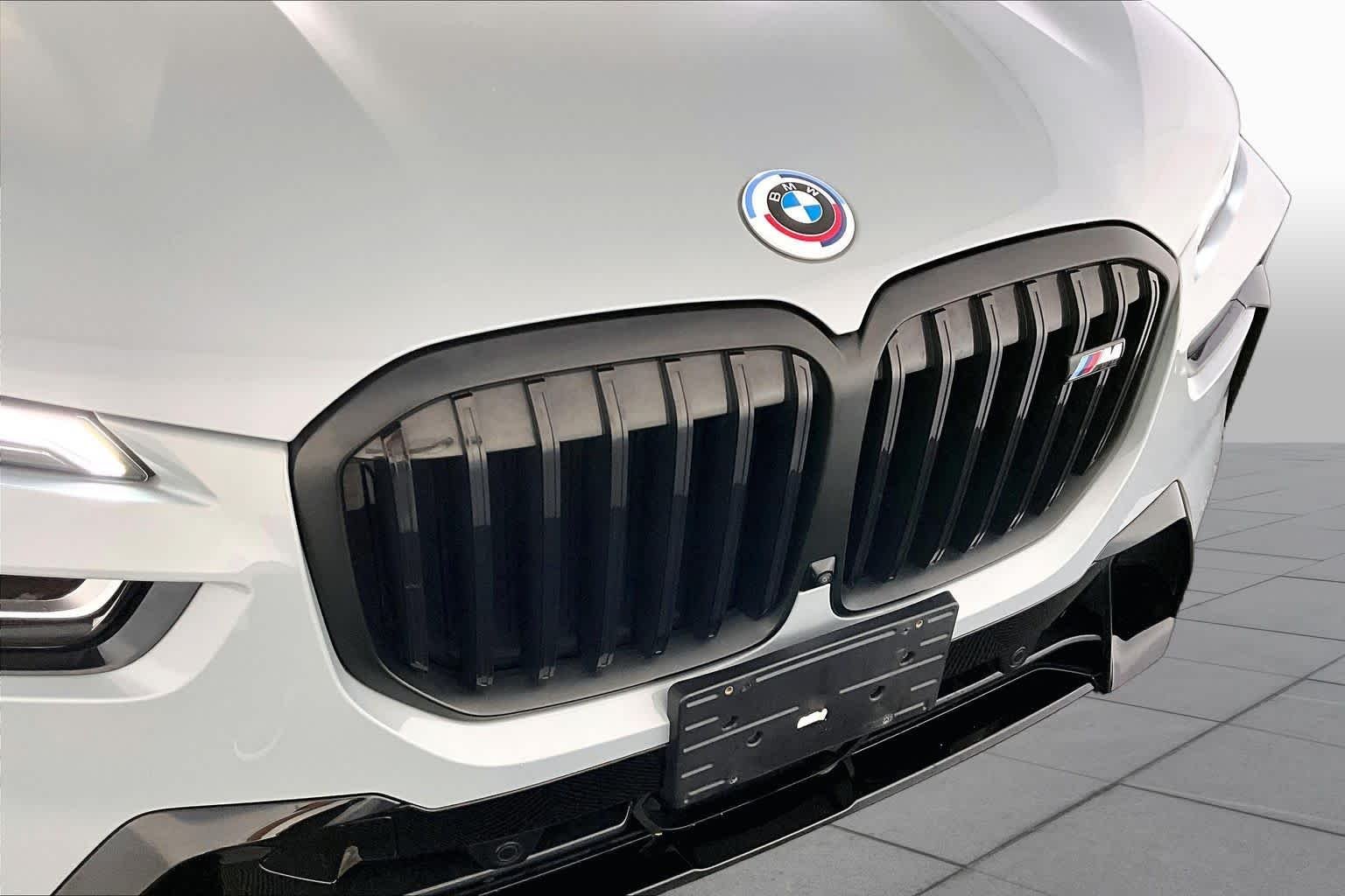 Used 2023 Brooklyn Grey Metallic BMW M60i image 32