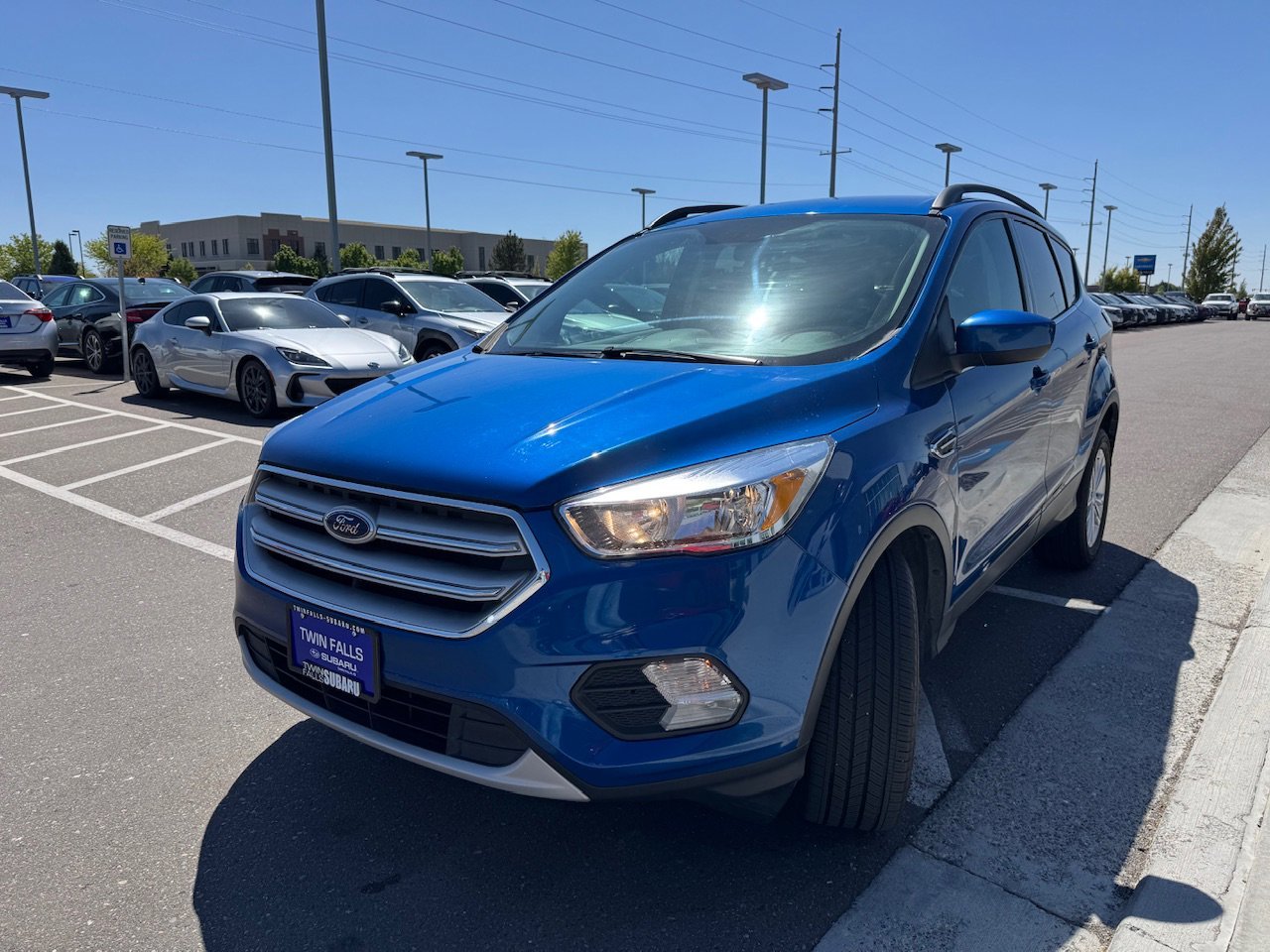 Used 2018 Lightning Blue Metallic Ford SE image 3