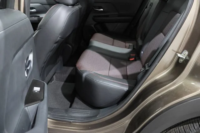 New 2026 Canyon Bronze Metallic Nissan SR image 9