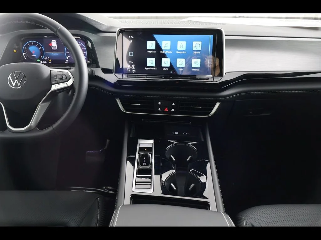 New 2026 Black Volkswagen 2.0T SE w/Technology image 15