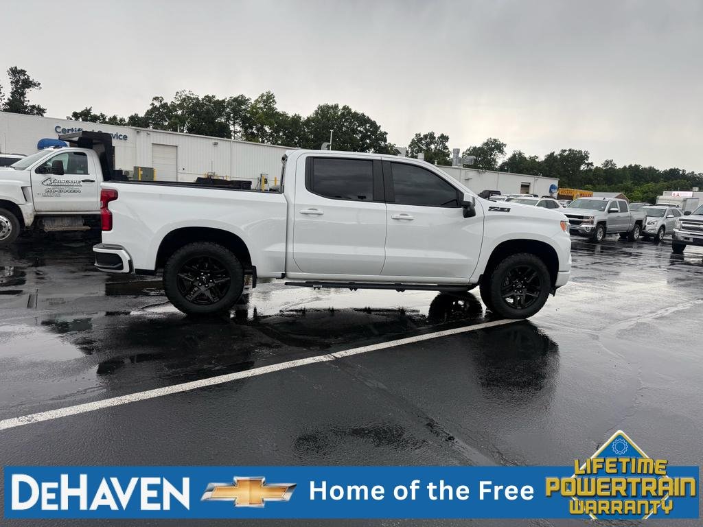 Used 2024 Summit White Chevrolet RST image 7