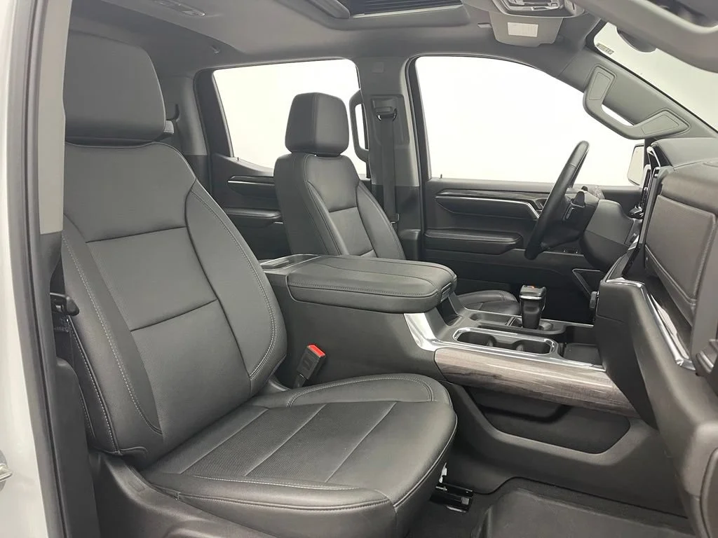 Used 2024 Summit White Chevrolet LTZ image 34