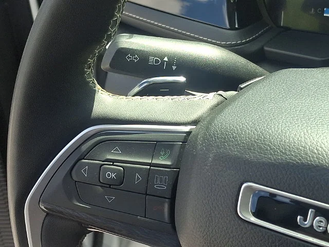 Used 2023 White Jeep Limited image 21