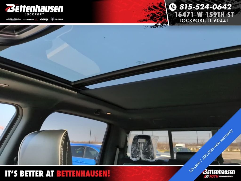New 2026 Granite Crystal Metallic Clear-Coat Exterior Paint RAM Laramie image 25