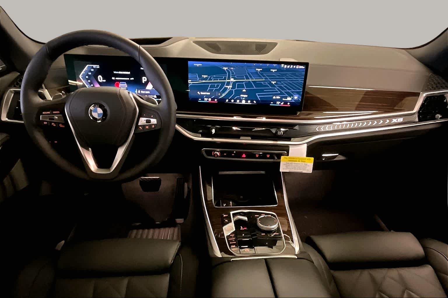 Used 2026 Skyscraper Grey Metallic BMW xDrive40i image 5