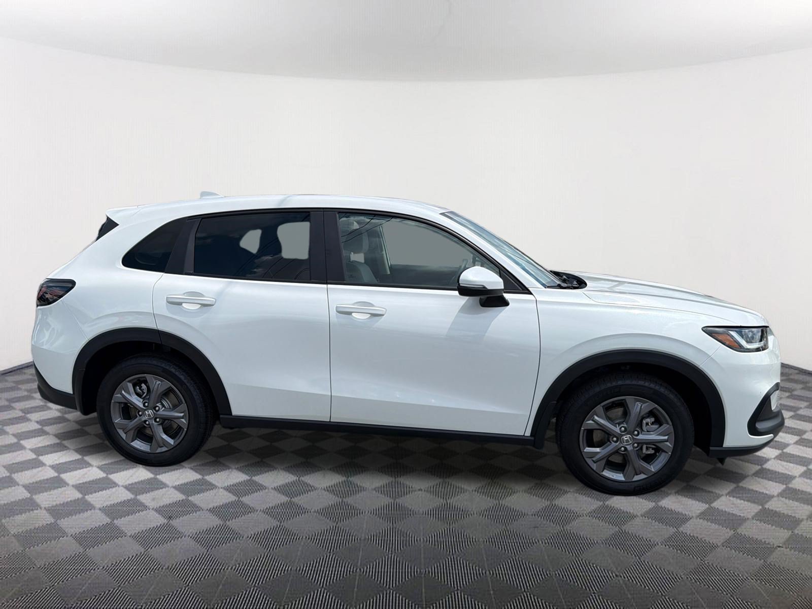 New 2027 Platinum White Pearl Honda LX image 8
