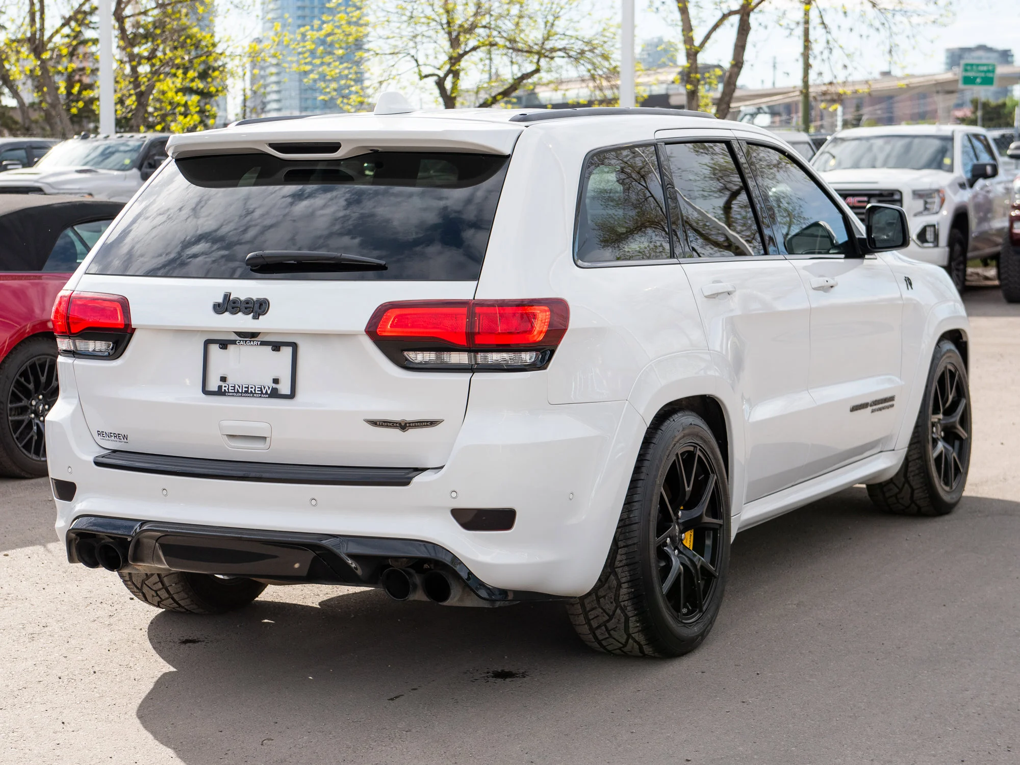 Used 2018 White Jeep Trackhawk * No Accidents | 707 HP | V8 Supercharged | Brembo | Trailer Tow | Heated/Vented Seats image 19
