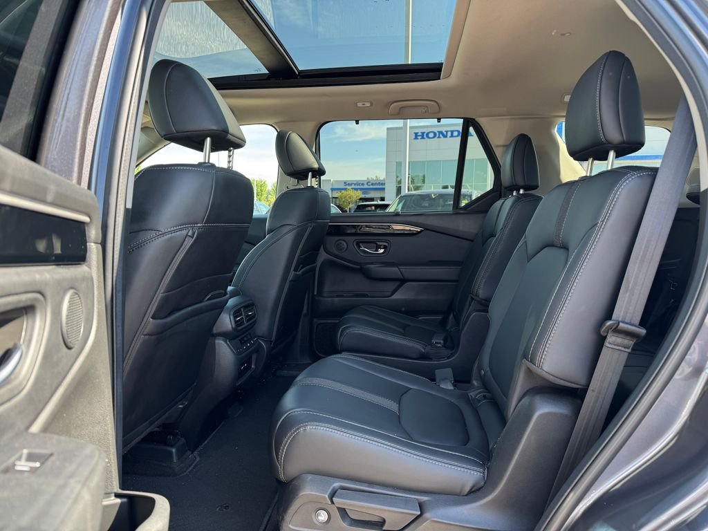 2025 Honda Pilot Touring - Photo 14