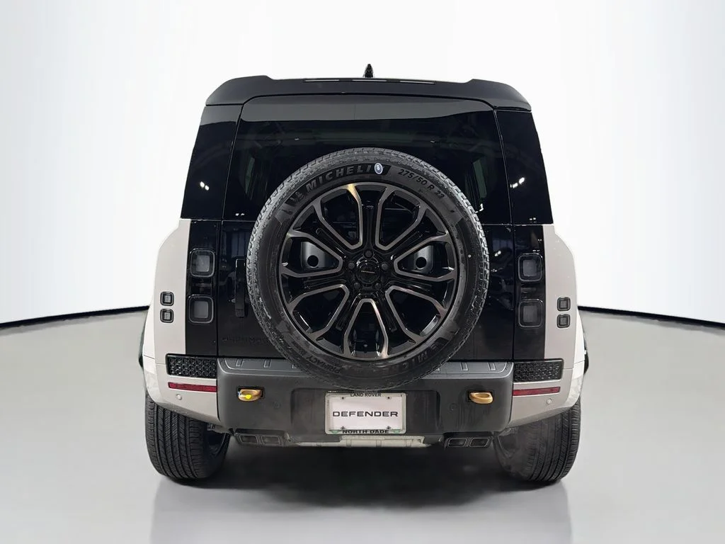 New 2026 Borasco Grey Land Rover  OCTA image 6