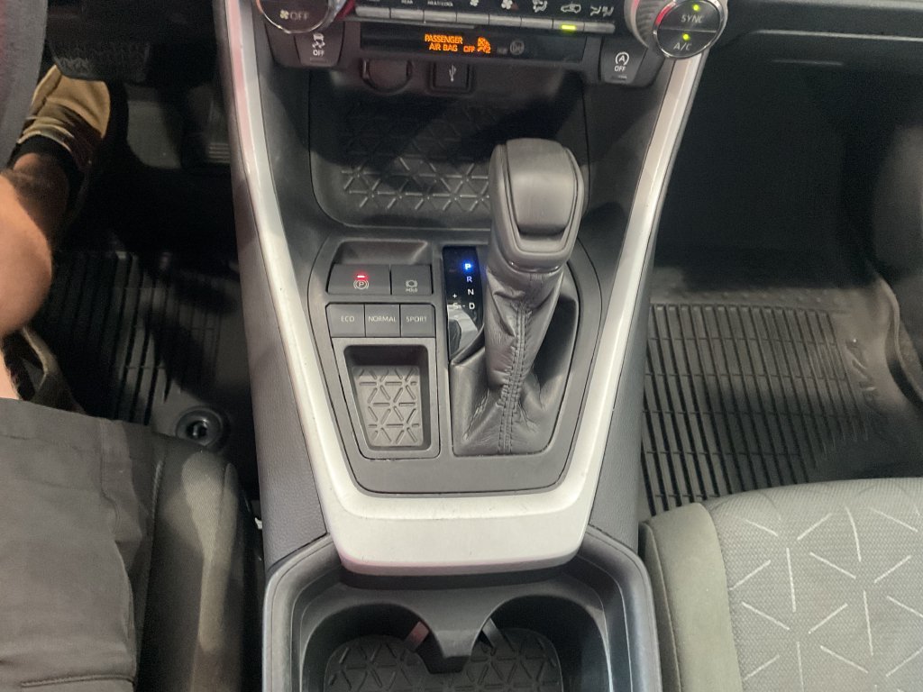 Used 2021 White Toyota XLE image 27