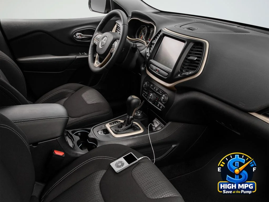 Used 2016 Black Jeep Latitude image 32