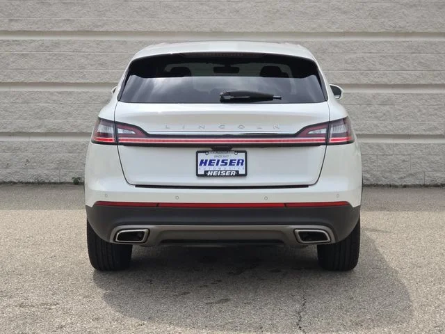 Used 2023 White Lincoln Reserve image 12