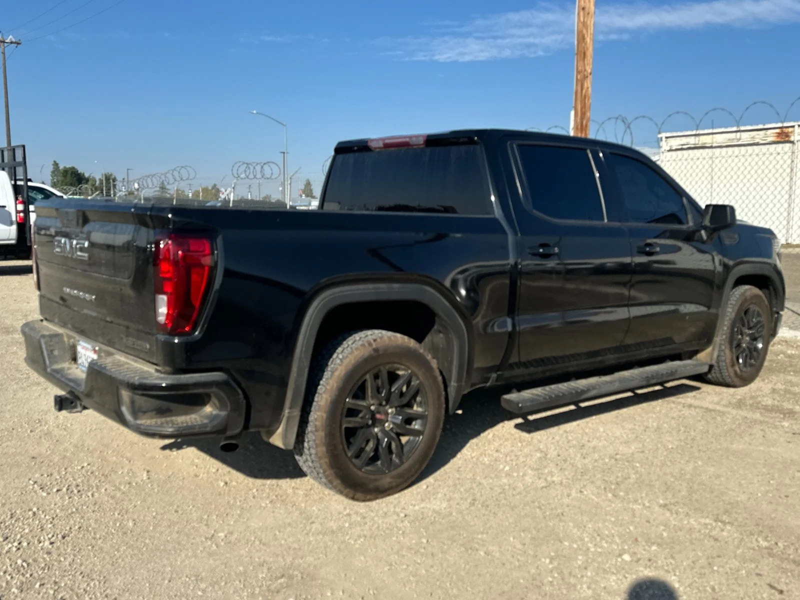 Used 2021 EBONY TWILIGHT METALLIC GMC Elevation image 3