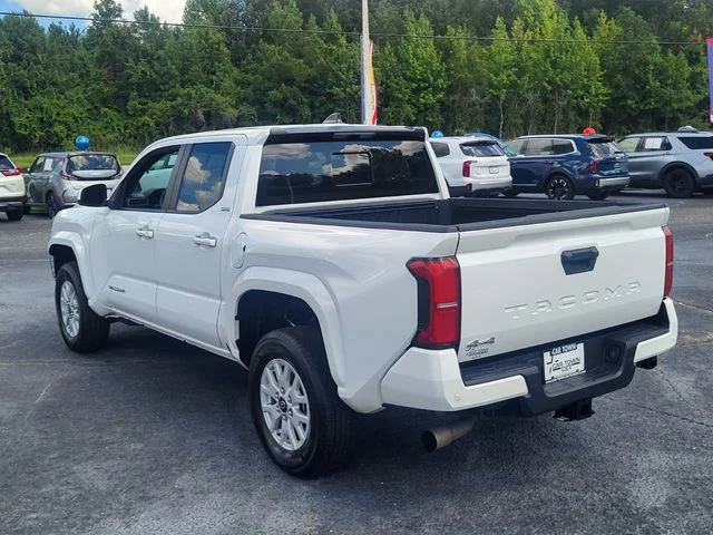 Used 2024 White Toyota SR5 image 5