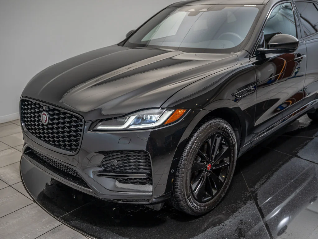 Used 2021 Santorini Black Metallic Jaguar P250 S image 13